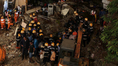 Τουλάχιστον 17 νεκροί από κατάρρευση κτιρίου στην Ινδία