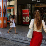 Πρεμιέρα για τις θερινές εκπτώσεις