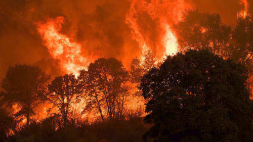 ΗΠΑ: Επεκτείνεται το μέτωπο της φωτιάς στην Καλιφόρνια