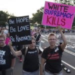 Όσα πρέπει να ξέρετε για τους «μαχητές της Λευκής Ανωτερότητας» στις ΗΠΑ και τα όσα διαδραματίζονται τις τελευταίες μέρες στο Σάρλοτβιλ (βίντεο)