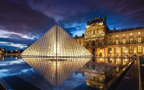 Στις 10 Αυγούστου του 1793 ανοίγει επίσημα το Μουσείο του Λούβρου στο Παρίσι