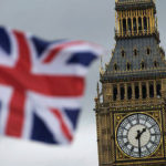 Μ. Βρετανία: Μείωση του αριθμού των απασχολουμένων και επιτάχυνση της αύξησης των μισθών