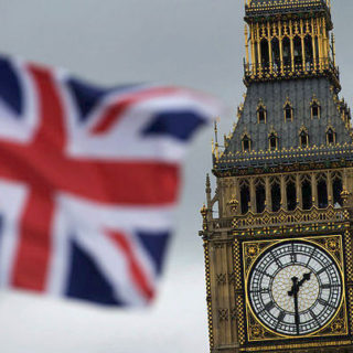 Εκπρόσωπος Μέι: «Δεν αναγνωρίζουμε τον λογαριασμό των 40 δισ. ευρώ για το Brexit»