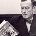 Στις 12 Αυγούστου του 1964 πεθαίνει ο Ίαν Φλέμινγκ