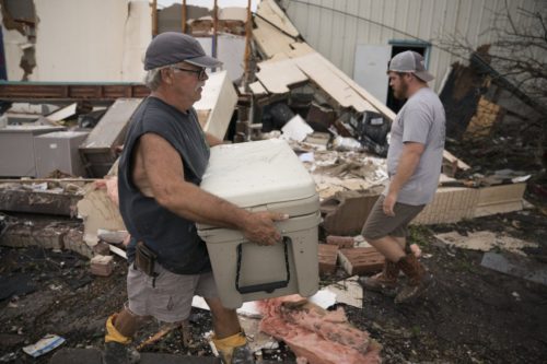 ΗΠΑ: Τουλάχιστον 33 νεκρούς και δισεκατομμύρια δολάρια σε υλικές ζημιές άφησε πίσω του ο Χάρβεϊ