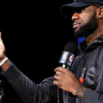 Λεμπρόν Τζέιμς: Ο Τράμπ ξαναέκανε «μόδα» το ρατσισμό