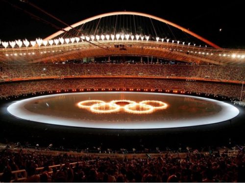 Στις 13 Αυγούστου του 2004 διεξάχθηκε η τελετή έναρξης των 28ων Θερινών Ολυμπιακών Αγώνων στην Αθήνα