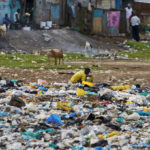 Η μεταφορά πλαστικής σακούλας στην Κένυα, τιμωρείται με μέχρι 4 χρόνια φυλάκιση