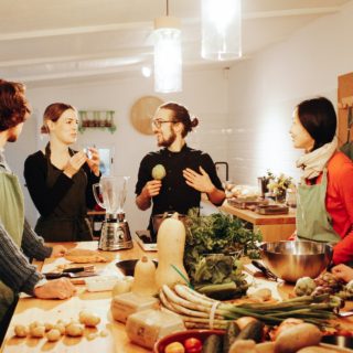 Εσείς ποιο φαγητό θα μαγειρεύατε για να γνωρίσετε σε έναν τουρίστα την Αθήνα;