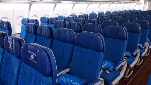 Τα καθίσματα στα αεροπλάνα είναι μπλε γι΄ αυτόν τον πολύ σημαντικό λόγο