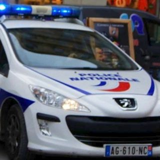 Γαλλία: Μία γυναίκα σκοτώθηκε από αυτοκίνητο που έπεσε σε υπόστεγα λεωφορείων στη Μασαλία