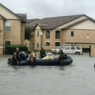 Εκρήξεις σε εργοστάσιο χημικών του πλημμυρισμένου Τέξας