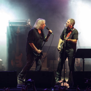 Όταν ο Αγγελάκας κι ο Παυλίδης έριξαν μια ματιά σαν βροχή μέσα στη νύχτα των άλλων