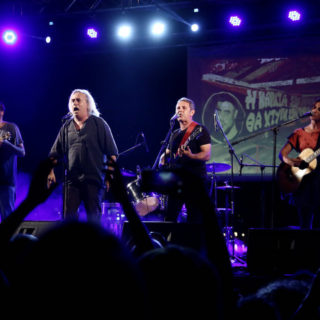 «Πώς ανέχεσαι ΝΑΖεΙς μαζί τους;» – Η συναυλία για τα 4 χρόνια χωρίς τον Παύλο