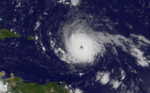 Κυκλώνας Ίρμα: Σε κατάσταση ύψιστου συναγερμού νησιά του Ατλαντικού