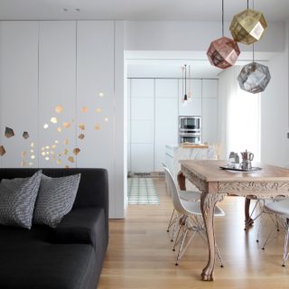 Θεσσαλονίκη: Με μάρμαρο, ξύλο και φυσικό φως ένα αρχιτεκτονικό γραφείο δημιουργεί νέες εμπειρίες κατοίκησης