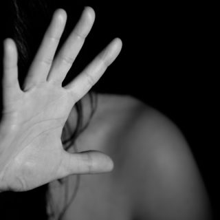 «Ό,τι χειρότερο μου έχει συμβεί»- Γυναίκες μιλούν για το σεξισμό στην καθημερινότητά τους