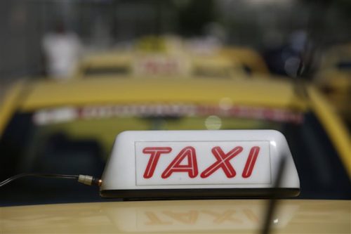 Φρένο στις e-πλατφόρμες Ταξί με νομοσχέδιο