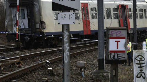 Τουλάχιστον 30 τραυματίες από σύγκρουση τρένων στην Ελβετία