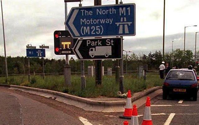 Βρετανία: Έκλεισε αυτοκινητόδρομος λόγω ύποπτου αντικειμένου