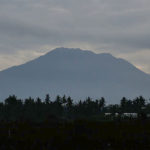 Μπαλί: Χιλιάδες άνθρωποι εγκατέλειψαν τα σπίτια τους υπό την απειλή ηφαιστειακής έκρηξης