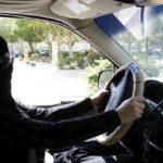 Οι γυναίκες στη Σ. Αραβία αποκτούν για πρώτη φορά το δικαίωμα να οδηγούν