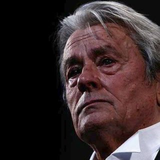 Στο νοσοκομείο ο Αλέν Ντελόν