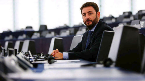 Υποψήφιος για την ηγεσία του νέου φορέα της Κεντροαριστεράς ο Νίκος Ανδρουλάκης