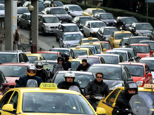 Κυκλοφοριακό κομφούζιο αυτή την ώρα στους δρόμους της Αθήνας