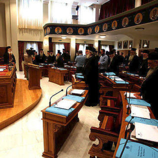 Η Εκκλησία ζητά την απόσυρση του νομοσχεδίου για τη νομική αναγνώριση της ταυτότητας φύλου