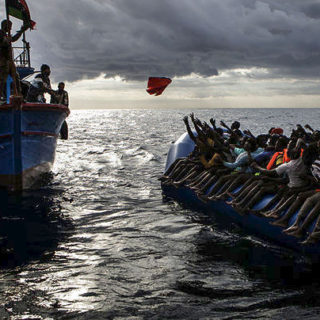 Σύγκρουση πλοίου που μετέφερε περίπου 70 μετανάστες στην Τυνησία