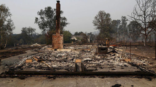 Στους 21 οι νεκροί από τις πυρκαγιές που μαίνονται στην Καλιφόρνια