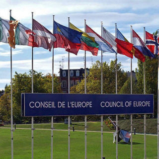 Βρυξέλλες: 13 άνθρωποι δηλητηριάστηκαν από αναθυμιάσεις σε κτίριο του Ευρωπαϊκού Συμβουλίου