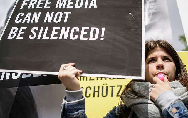 Διεθνείς και ευρωπαϊκές οργανώσεις για την ελευθερία του Τύπου καταδικάζουν τη δολοφονία της δημοσιογράφου Γκαλιζία