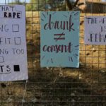 Οι Γαλλίδες κατονομάζουν και εξευτελίζουν όσους τις παρενοχλούν