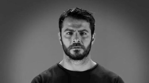 Ο Γιώργος Αγγελόπουλος συνεργάζεται με τον οίκο Dior για φιλανθρωπικό σκοπό (βίντεο)