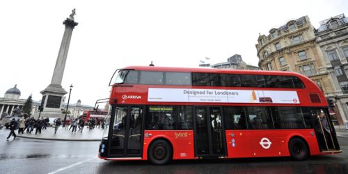 Με κόκκους καφέ θα κινούνται πλέον τα κόκκινα λεωφορεία του Λονδίνου