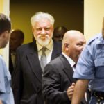 Βοσνιοκροάτης κατηγορούμενος για εγκλήματα πολέμου, πήρε δηλητήριο  κατά τη διάρκεια συνεδρίασης του δικαστηρίου της Χάγης