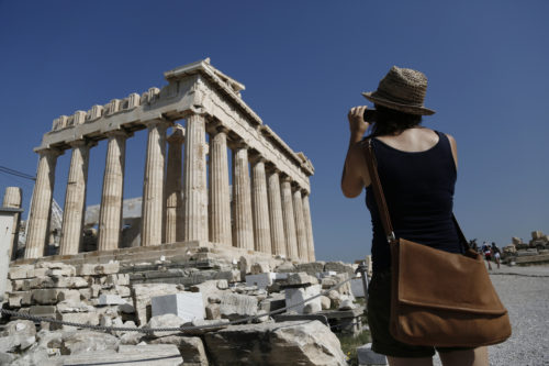 Την Αθήνα εγκωμιάζουν στην ταξιδιωτική τους στήλη οι «New York Times»