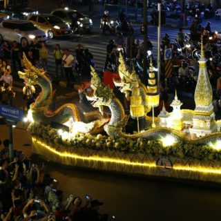 Η εντυπωσιακή παρέλαση στη Μπανγκόνγκ για τον τουρισμό