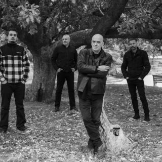 Κοιτάζοντας πότε πίσω και πότε μπροστά με τη Λευκή Συμφωνία