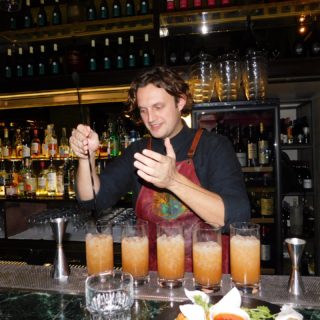 Η νέα cocktail list του Quartier d’ Athénes υπόσχεται νύχτες γεμάτες dejà vu και ψυχεδέλεια