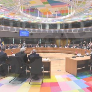 ΕΕ: Έκκληση των Βρυξελλών για διάλογο και ειρηνική επίλυση της κρίσης στη Ζιμπάμπουε