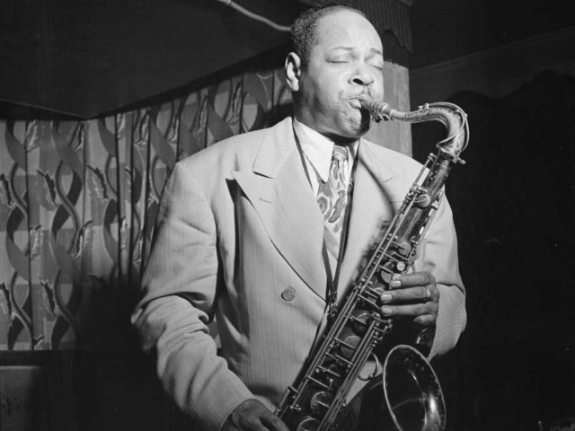 Στις 21 Νοεμβρίου του 1904 γεννιέται ο Κόλμαν Χόκινς