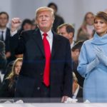 Πρώην κουνελάκι του Playboy υποστηρίζει πως ο Τραμπ της πρότεινε χρήματα έπειτα από σεξουαλική επαφή