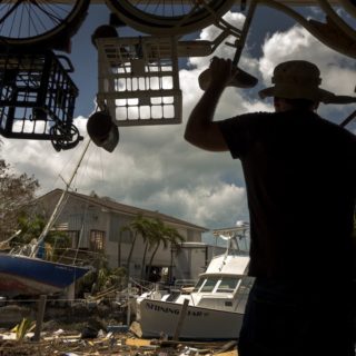 Θύματα και μεγάλες καταστροφές άφησε πίσω του τυφώνας που χτύπησε τα νησιά Φίτζι