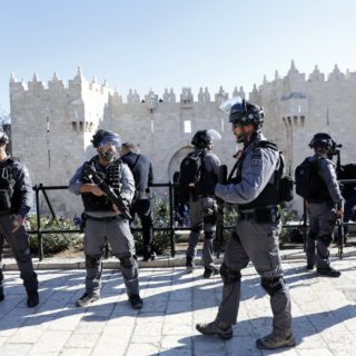 Ένας Παλαιστίνιος σκοτώθηκε από ισραηλινά πυρά στη διάρκεια ταραχών στη Γάζα