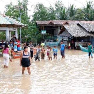 Φιλιππίνες: Τουλάχιστον 133 άνθρωποι έχασαν τη ζωή τους από το πέρασμα τροπικής καταιγίδας