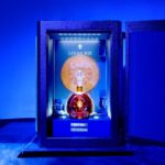 Το LOUIS XIII συνεργάστηκε με τον Pharrell Williams για τη δημιουργία ενός κομματιού που θα κυκλοφορήσει το 2117