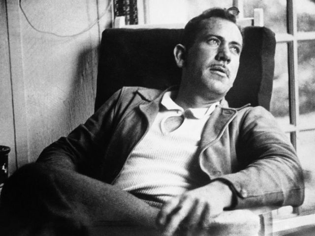 Στις 20 Δεκεμβρίου του 1968 πεθαίνει ο Τζον Στάινμπεκ